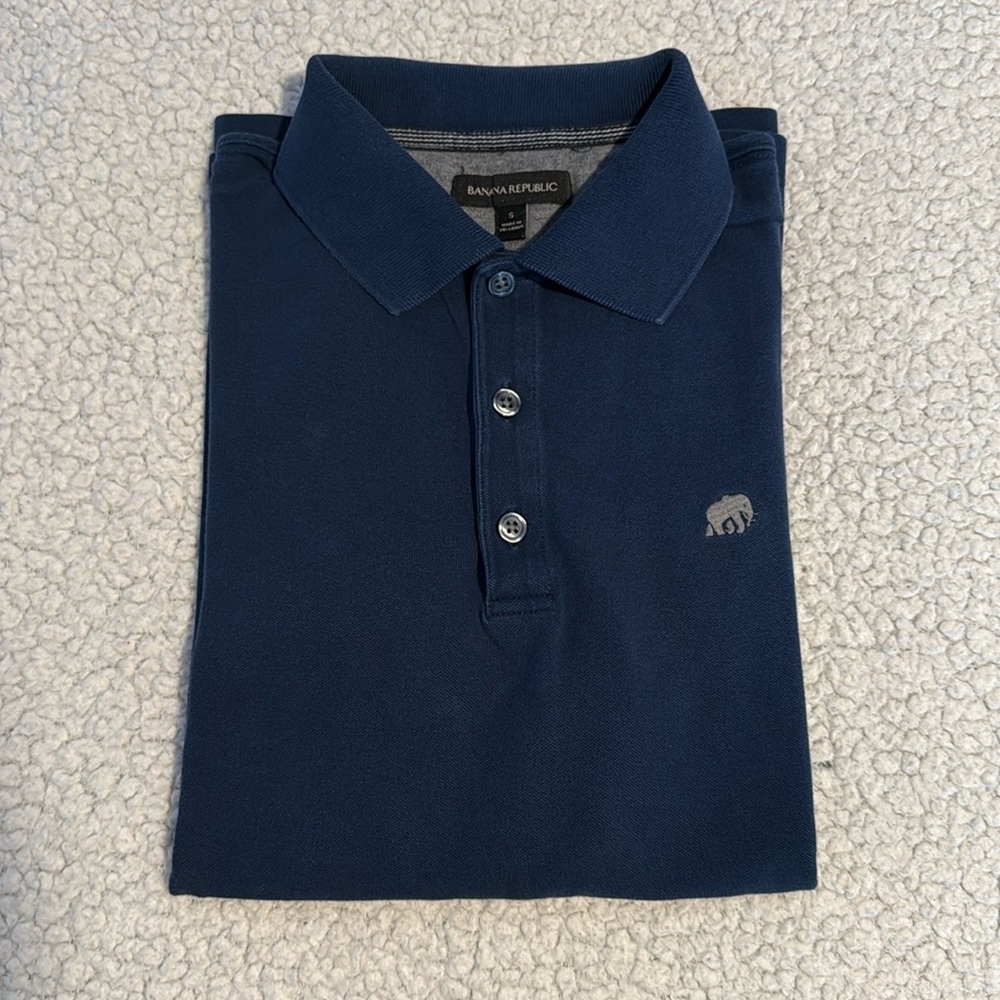 Banana Republic Polo, Small, 95% cotton, 5% Lycra.